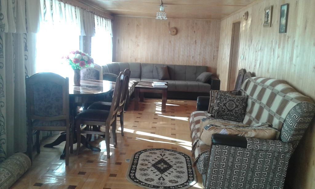 Guest House Anisa Birkiani Bagian luar foto