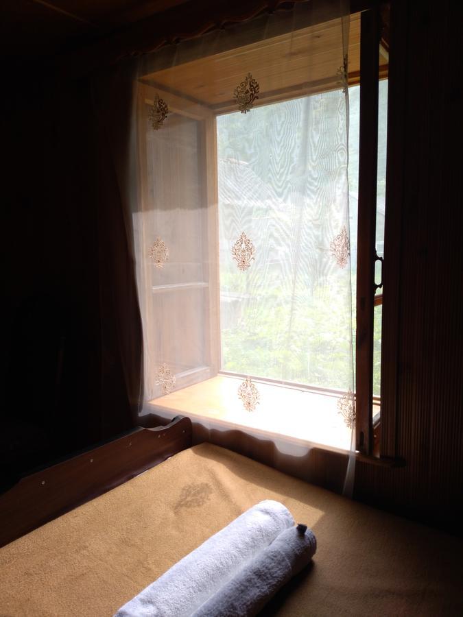 Guest House Anisa Birkiani Bagian luar foto