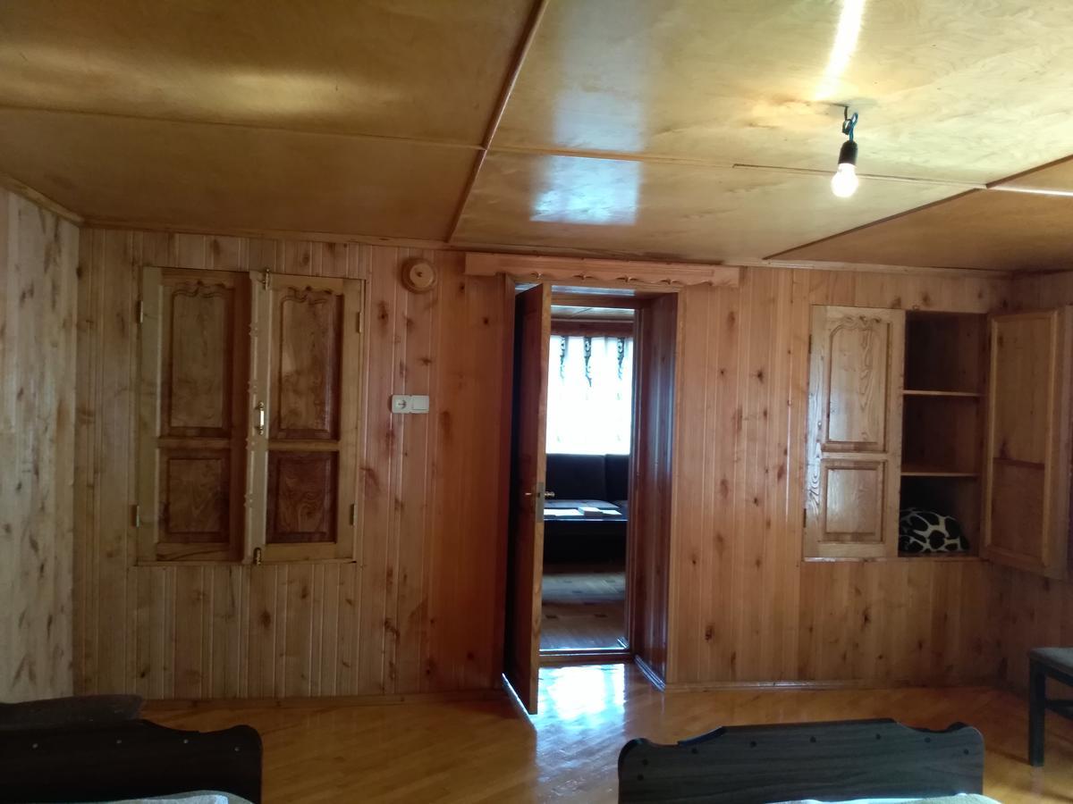 Guest House Anisa Birkiani Bagian luar foto